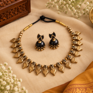 Hiranyavi – Antique Gold Leaf Necklace Set
