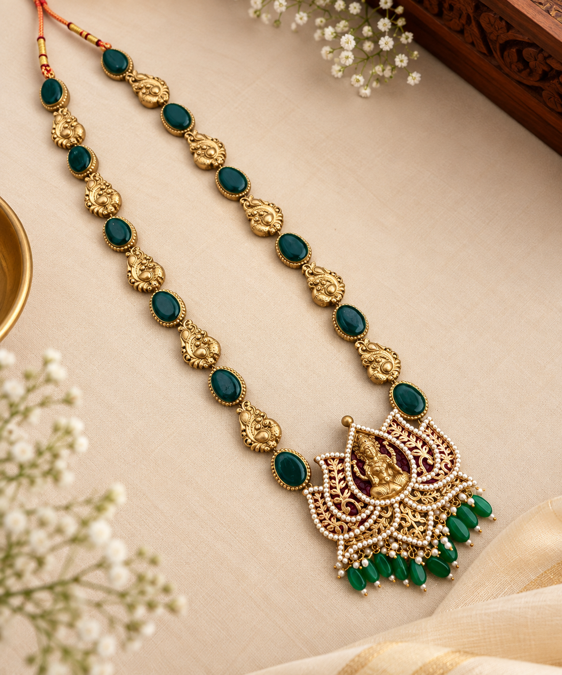 Ratna Kemp Temple Jewellery Set