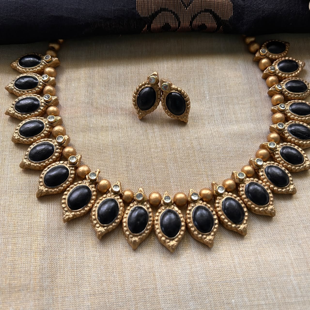 Nishaara – Black Onyx Necklace Set - Image 5